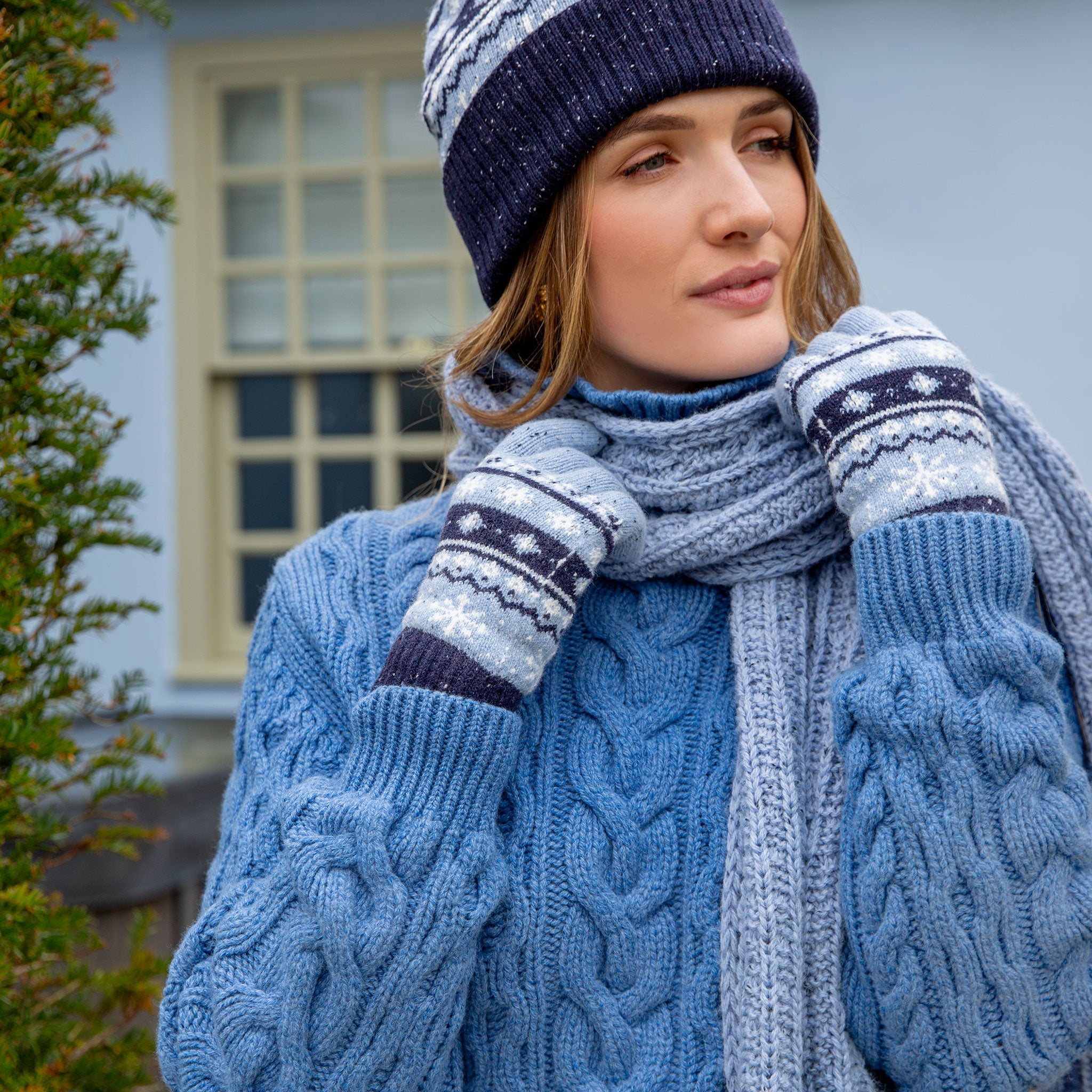 Women s Jacquard Fair Isle Knitted Gloves with Marl Yarn Dents