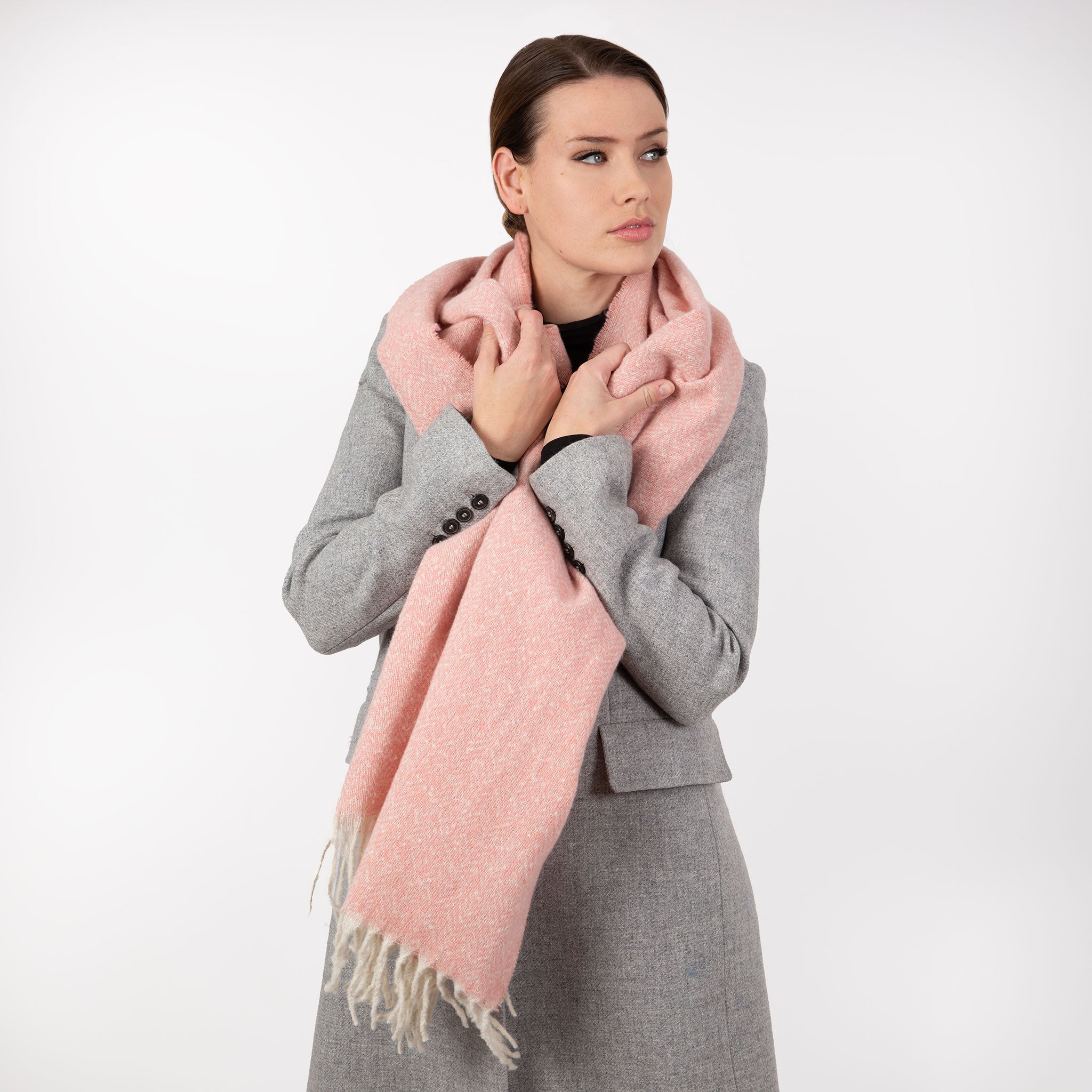 小物 SOFT BRUSHED HERRINGBONE SCARF Herringbone+Scarf++Black.JPG?