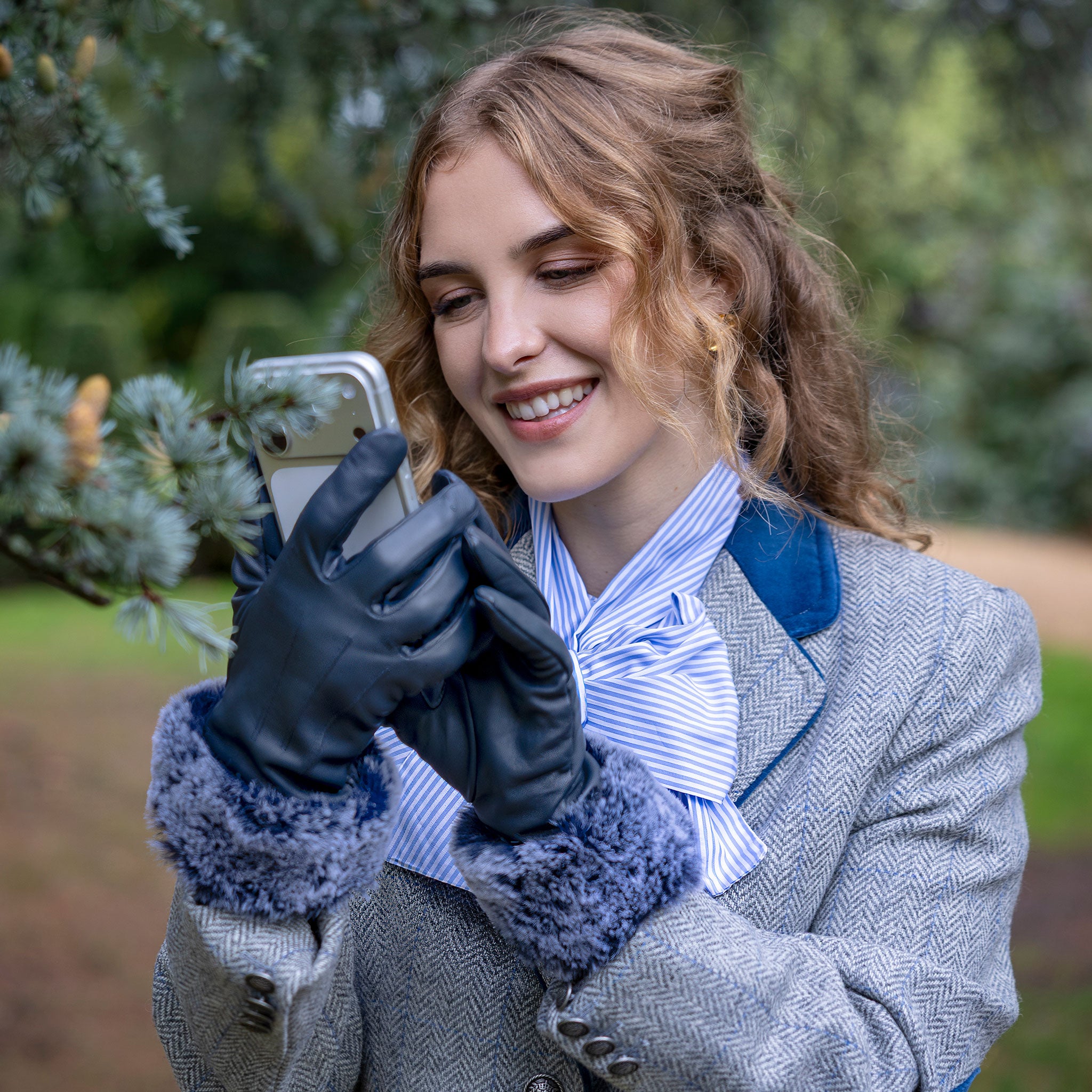 Women's Touchscreen Leather Gloves with Faux Fur Cuffs | Dents