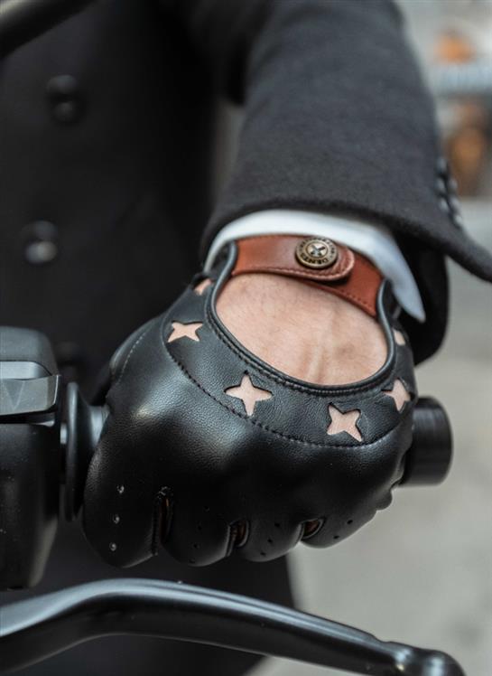 DENTS デンツ ドライビンググローブ SUITED RACER Black Men's The Suited Racer Touchscreen Leather Driving Gloves